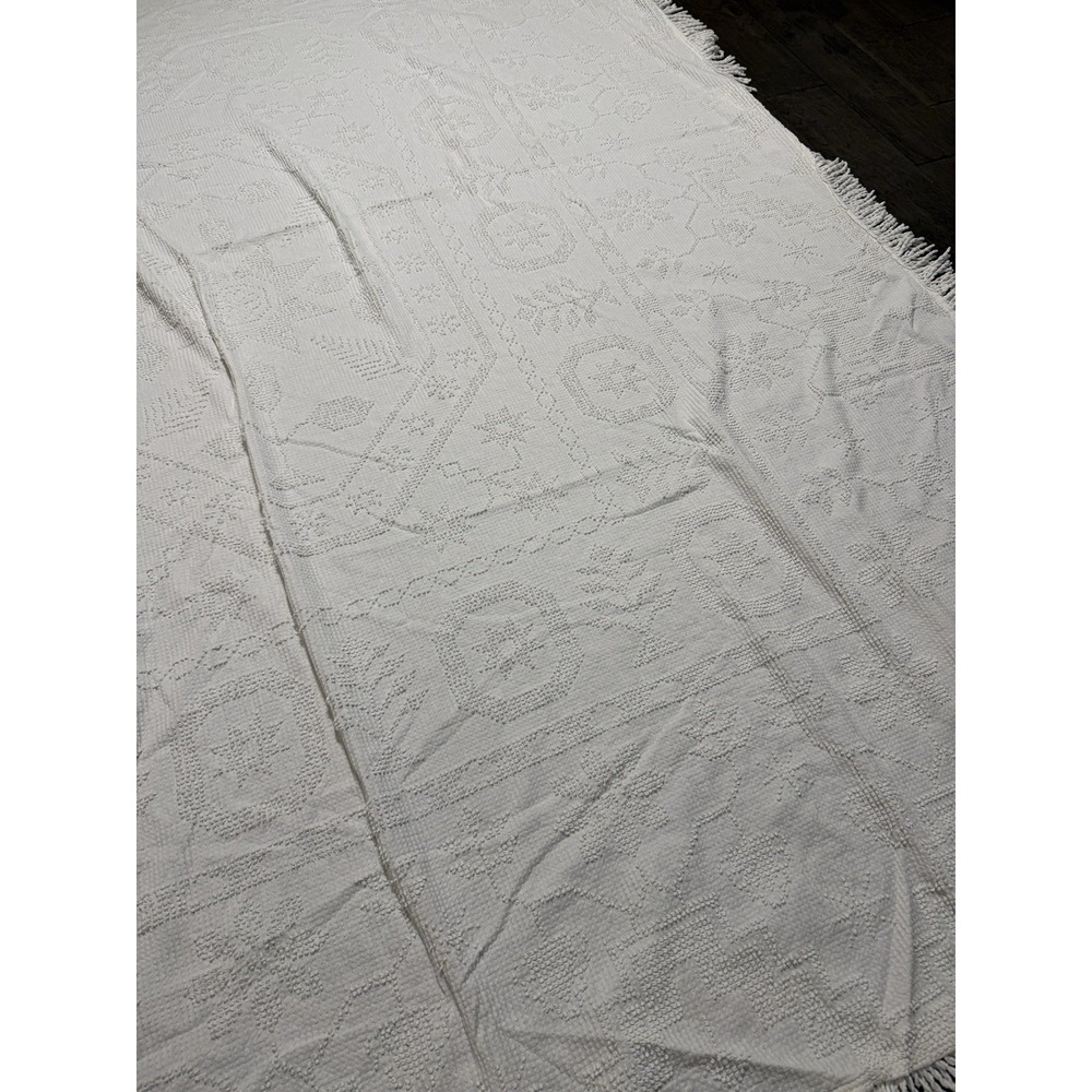 Vintage White Chenille Bedspread Fringe Quilt Boho Farmhouse King 90"x102"
